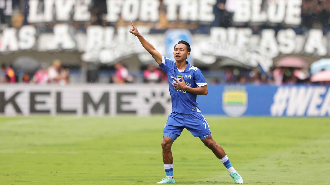 Bojan Hodak Sumringah, Persib Kukuh di Puncak Usai Menang Tipis atas Persija