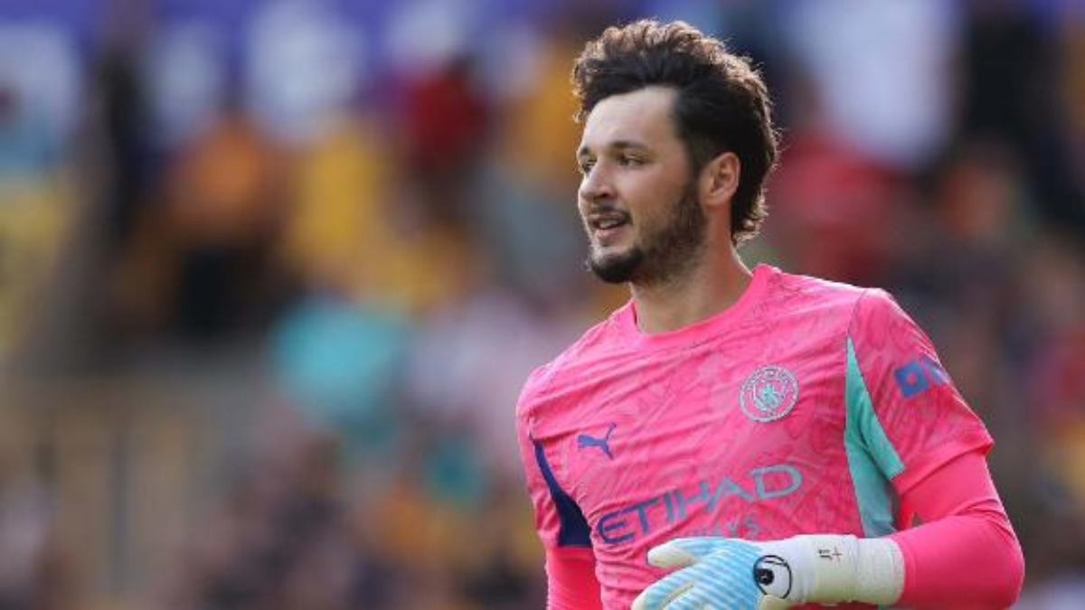 Kesempatan langka tampil di Carabao Cup jadi momen pembuktian bagi James Trafford.