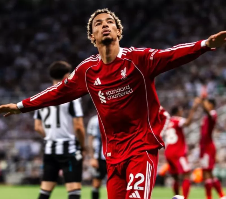 Liverpool vs Arsenal di Emirates: Fokus Utama pada Kondisi Hugo Ekitike