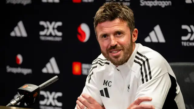Jelang Derby Manchester, Michael Carrick Yakin Manchester United Masih Punya “Keajaiban”