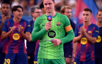 Minim menit bermain dan tuntutan Timnas Jerman membuat Marc-André ter Stegen mulai mempertimbangkan opsi hengkang dari Camp Nou.