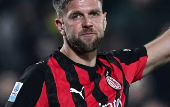 Duh! Tubrukan 3 Pemain, Bek Timnas Indonesia Kevin Diks Diduga Alami Cedera Kepala di Bundesliga