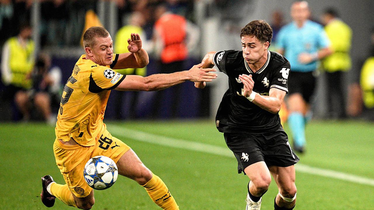 Masa Depan Diogo Dalot Abu-Abu, Manchester United Bidik Bek Kanan Bundesliga