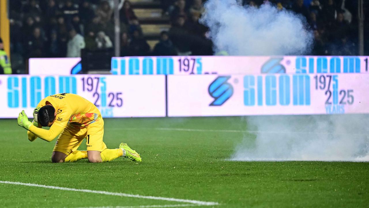 Emil Audero Dilempari Petasan