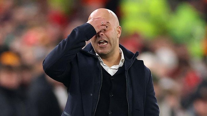 Tekanan Empat Besar Mengancam Masa Depan Arne Slot di Liverpool