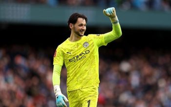 James Trafford kembali ke Manchester City dengan harapan besar, namun harus bersaing keras dan memulai dari peran sebagai pelapis.