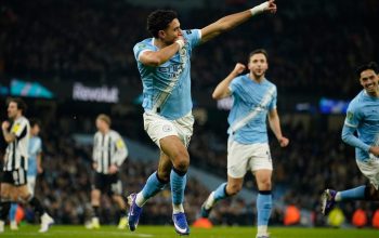 Man City Tundukkan Newcastle, Omar Marmoush Kirim Sinyal untuk Arsenal Jelang Final EFL Cup