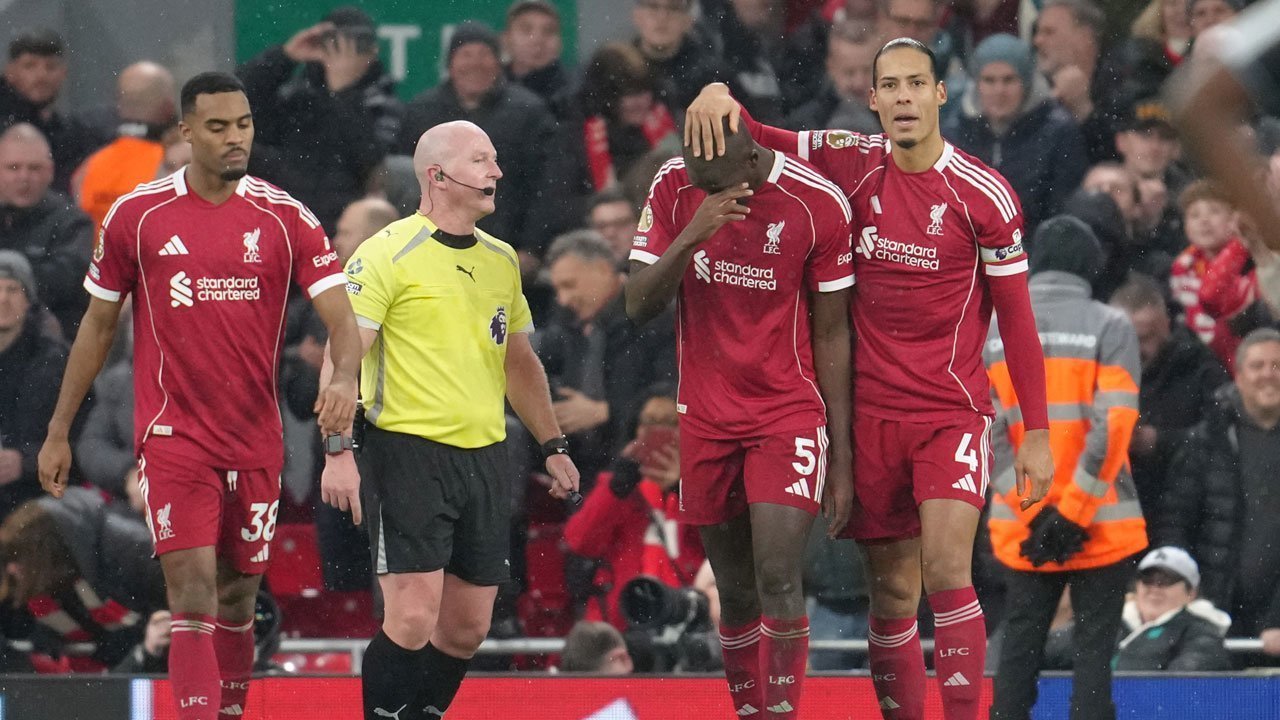 Ibrahima Konate Tersentuh Emosi Usai Cetak Gol, Kembali Bela Liverpool Setelah Kehilangan Ayah