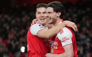 Sikap Buruk Fans Tottenham di Derbi London Utara: Ejek Declan Rice Pakai Foto Sang Kekasih