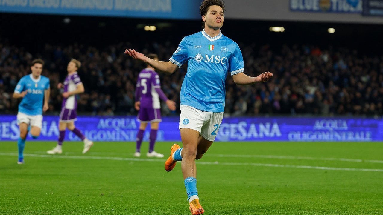 Napoli bertandang ke markas Genoa