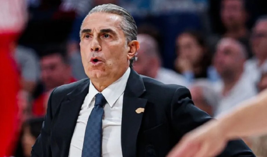 Sergio Scariolo Antisipasi Perlawanan Sengit Anadolu Efes di EuroLeague