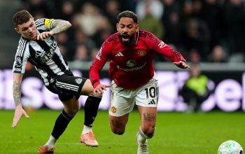 Newcastle 2-1 Manchester United: Kekalahan Berat untuk Carrick, Momentum Emas bagi Howe
