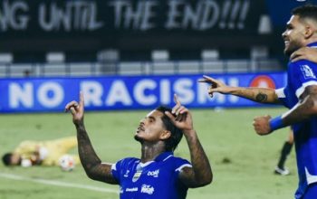 Bos Persib Bandung Kecewa Kepemimpinan Wasit Saat Hadapi Persebaya Surabaya, Desak Penggunaan Wasit Asing