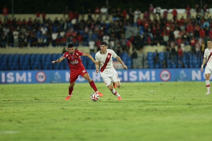 Persib Masih Kokoh di Puncak Klasemen Super League, Persaingan Zona Degradasi Semakin Panas