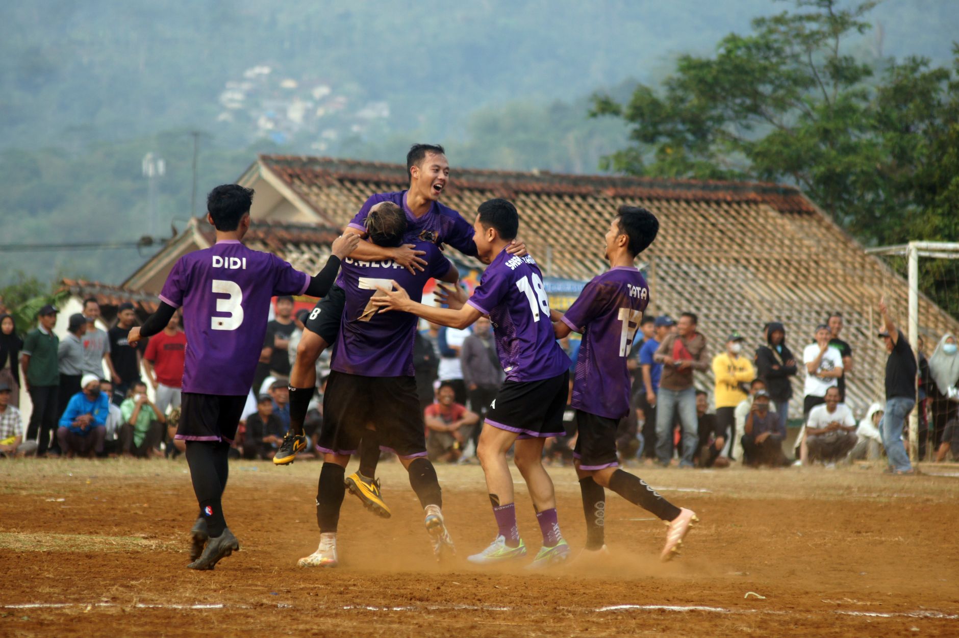 Sorotan: Menang di Tengah Gempuran, Kisah Persib Membawa Pulang 3 Poin dari Seoul